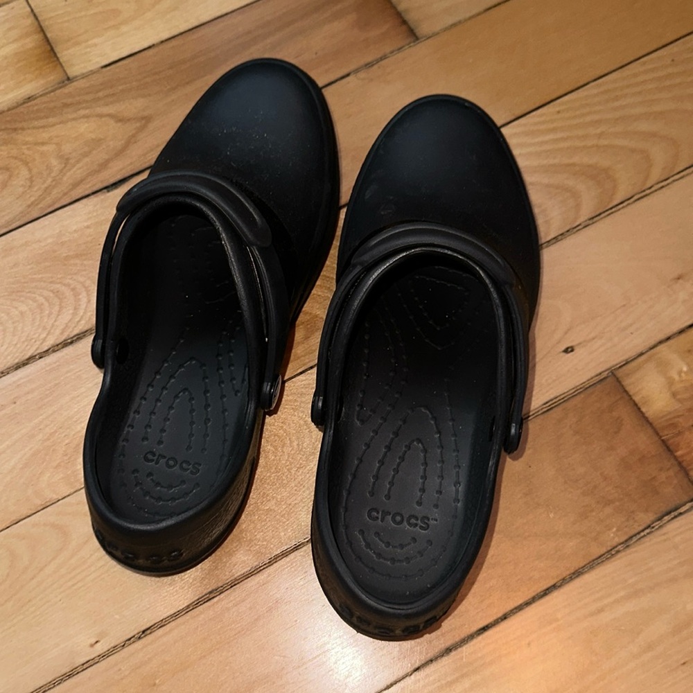 Crocs // no holes kitchen shoes
